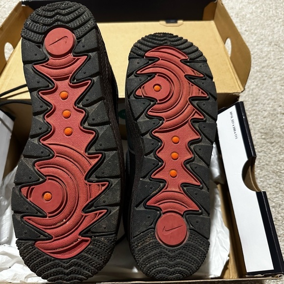 Nike Air Force 1 Wild Hiking Sneaker - Picture 8 of 11